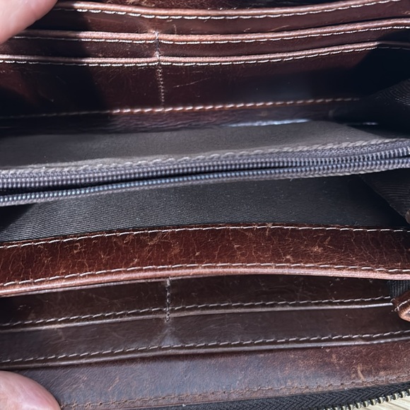 Montana Hudson Chestnut Brown Leather Wallet with tons of storage - Picture 12 of 15